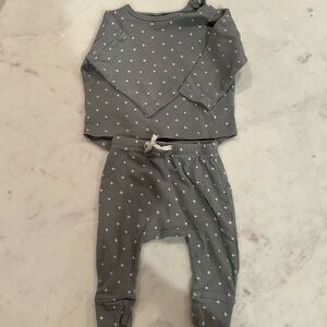 Q by Quincy Mae 2pc jogger set 6-12 months